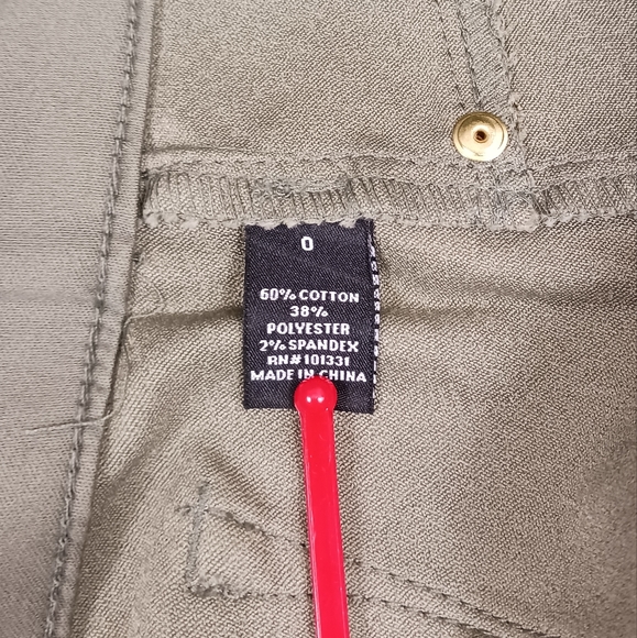 REFUGE Women’s Shorts High Waist Olive Green Size 0 - Picture 6 of 7